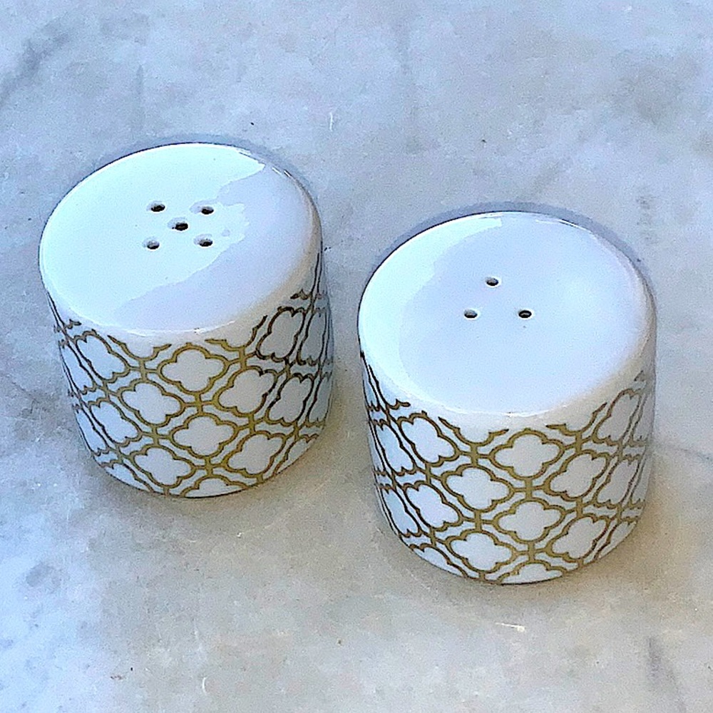 10 STRAWBERRY STREET SALT & PEPPER SHAKERS GOLD METALLIC DESIGN ROUND